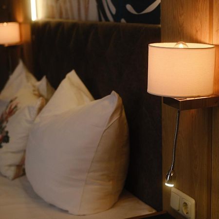 PARKHOTEL - Rosarium Uetersen Eksteriør billede