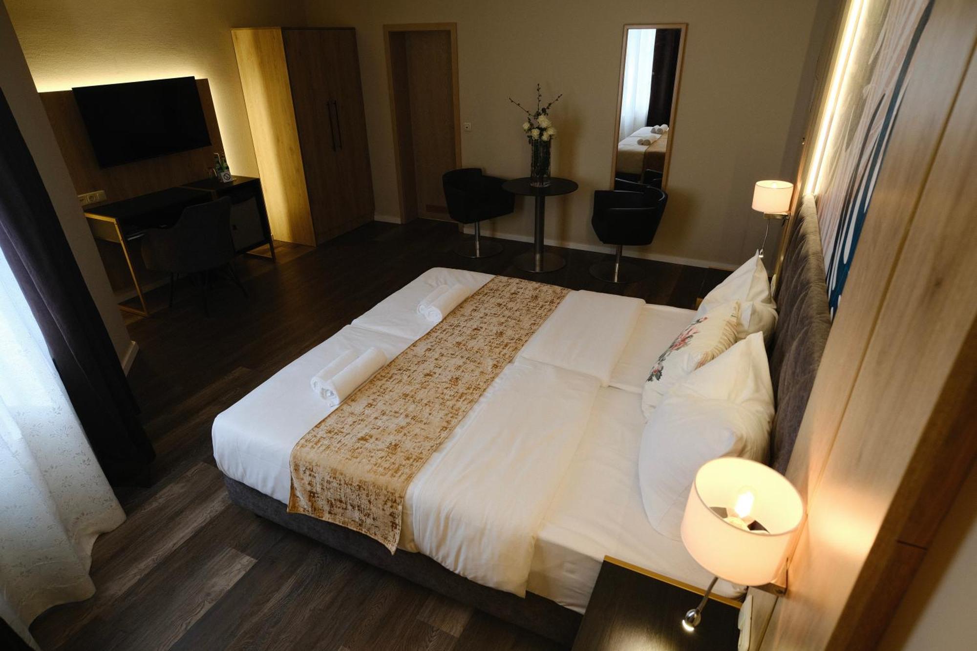 PARKHOTEL - Rosarium Uetersen Eksteriør billede