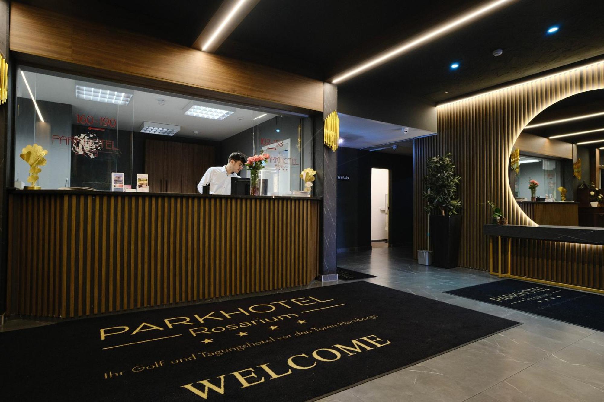 PARKHOTEL - Rosarium Uetersen Eksteriør billede